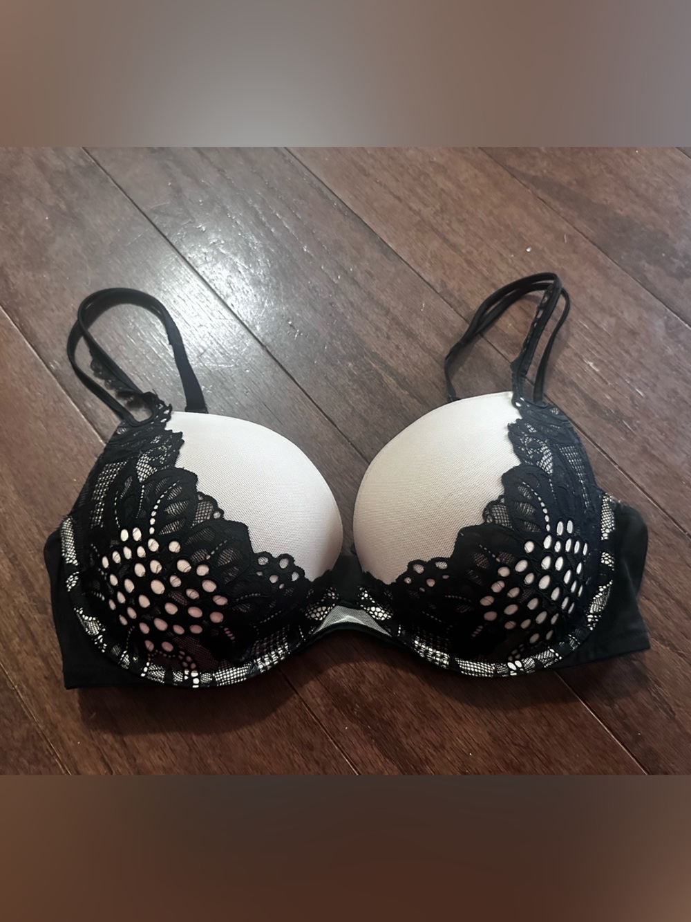 Victoria's Secret Black & Cream Lace Push-Up Bra